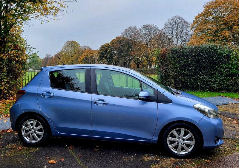 TOYOTA YARIS