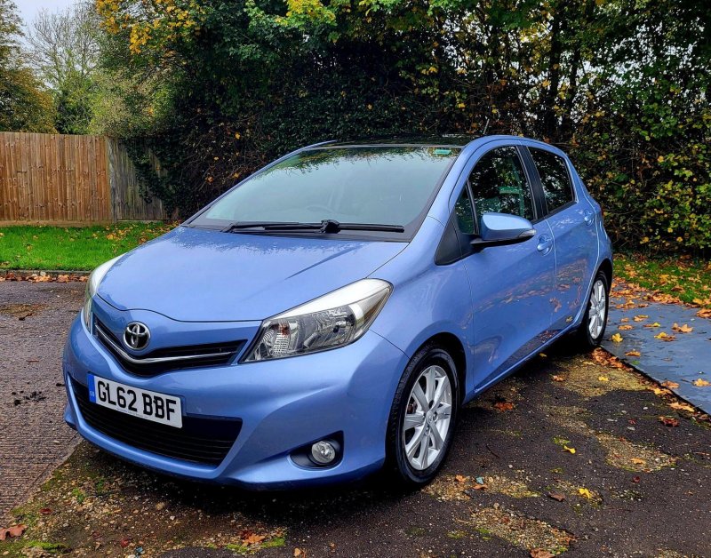 TOYOTA YARIS