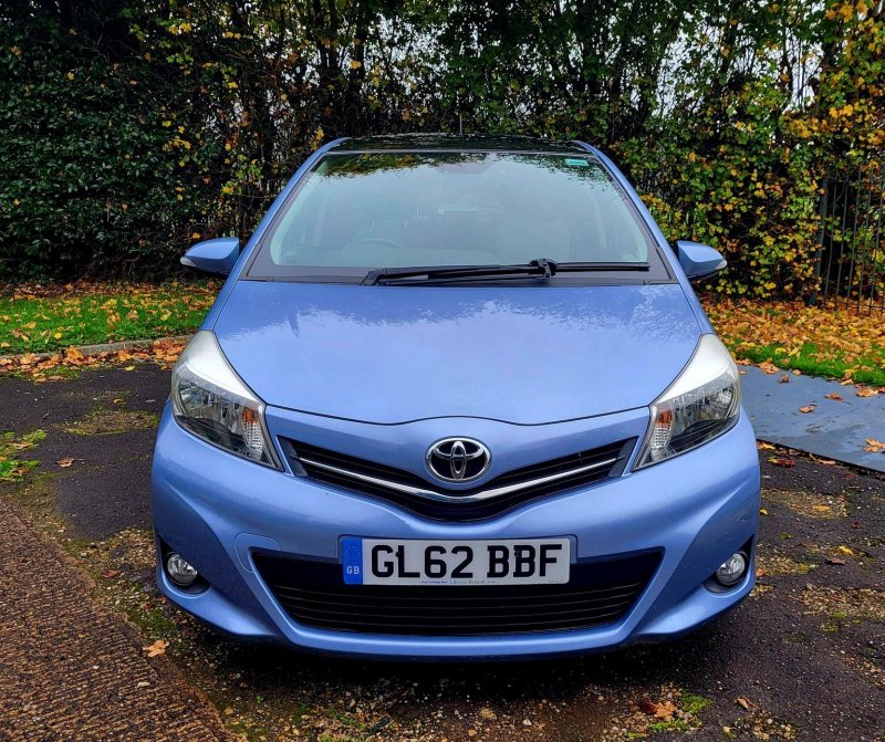 TOYOTA YARIS