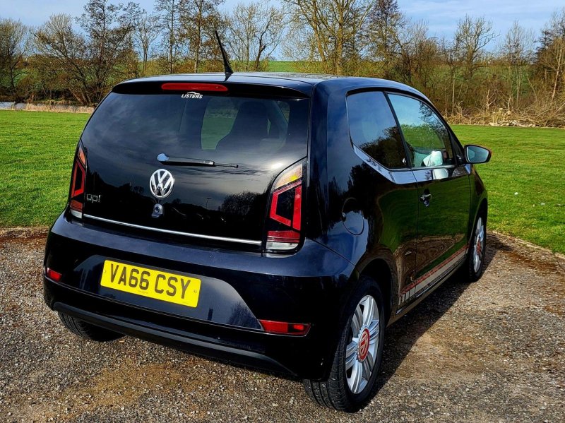 VOLKSWAGEN UP