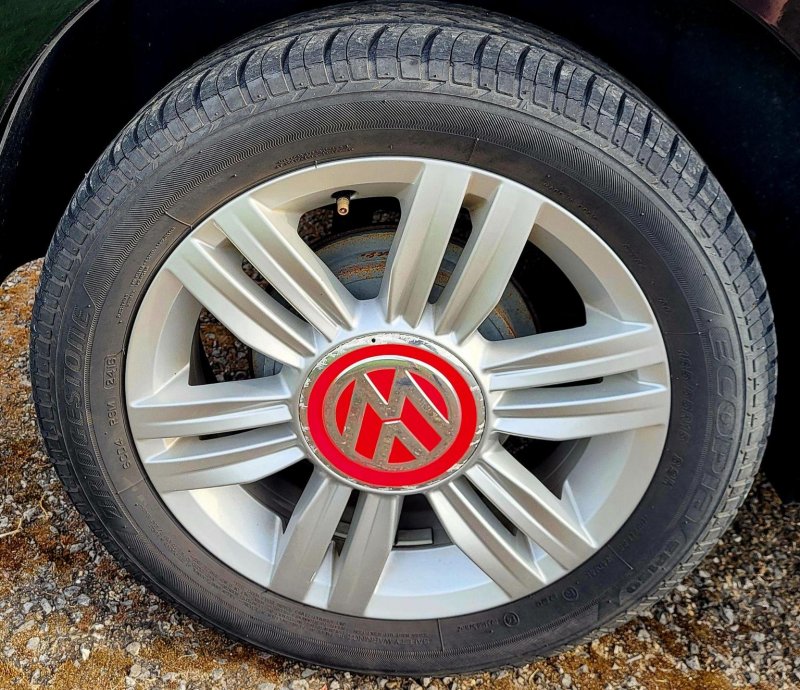 VOLKSWAGEN UP